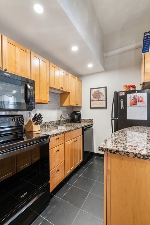 Building Photo - 670 Tremont St