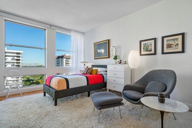 Foto del edificio - 700 Biltmore Way