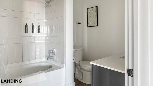 Building Photo - 1007 S Mint St