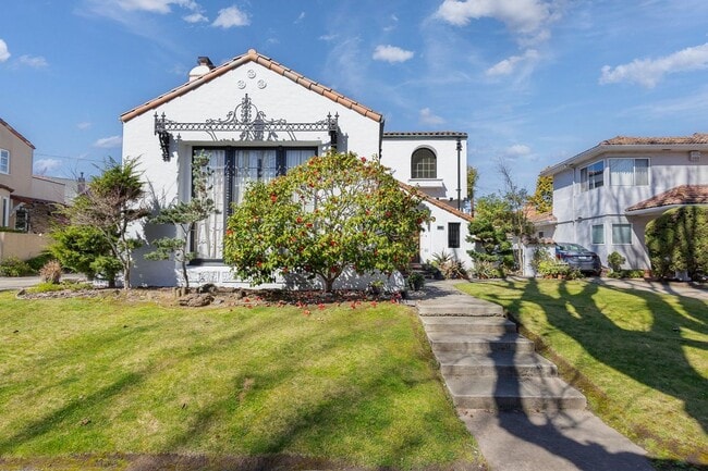 Building Photo - 2939 Gibbons Dr - 30% Rental Fee