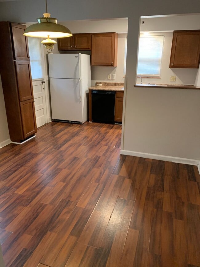 Building Photo - Charming 4-bedroom, 2-bathroom home located in the Covedale area