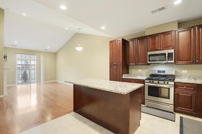 Building Photo - 775 Verandah Dr