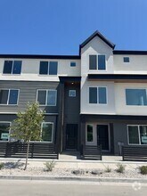 Building Photo - 1113 W 440 S