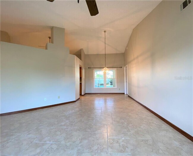 Foto del edificio - 1557 Amherst Ln