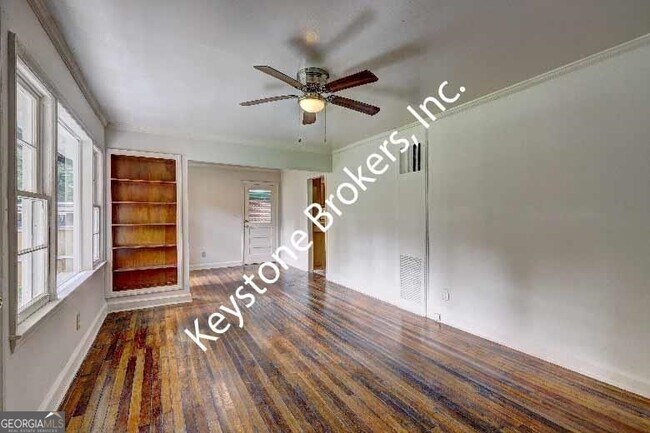 Foto del edificio - 1630 Woodrow Pl