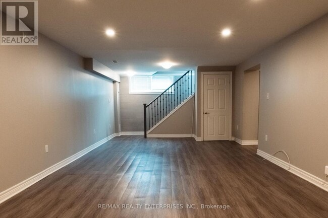 Building Photo - 8 Salmond Ct