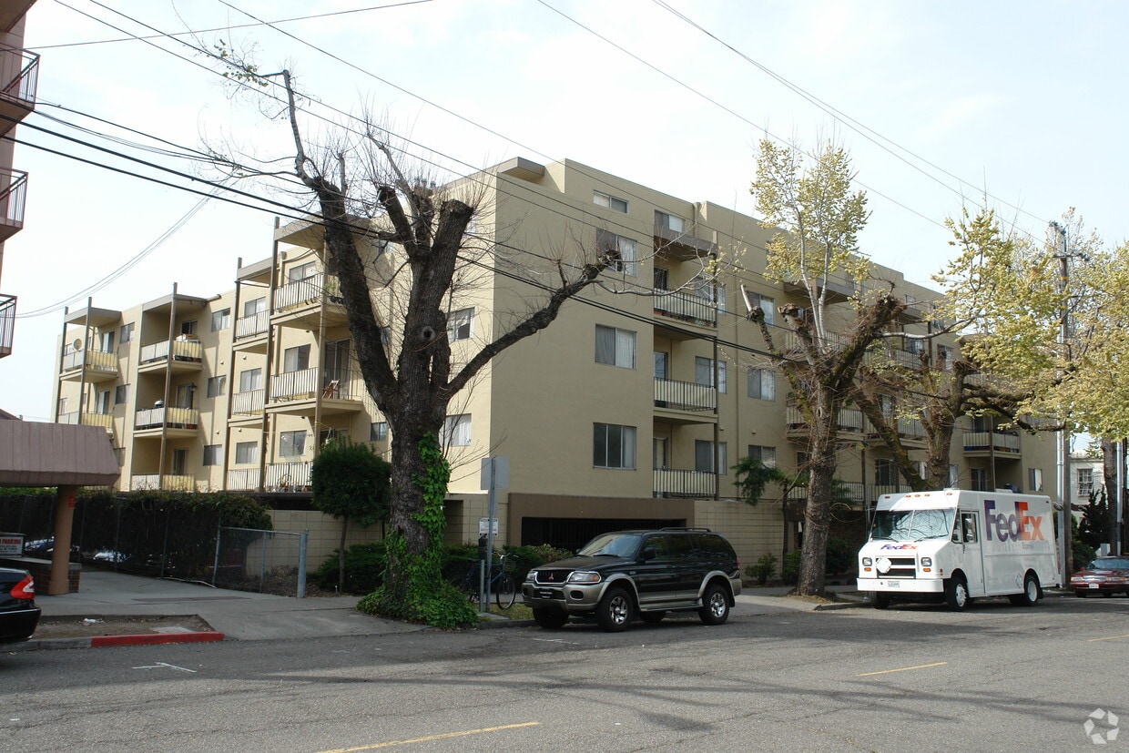 Photo - 2000 Durant Ave