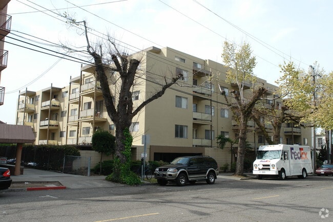 Photo - 2000 Durant Ave Apartments