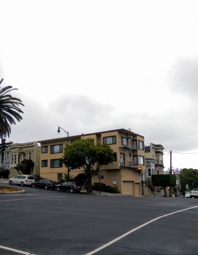 Building Photo - 1349 Dolores St