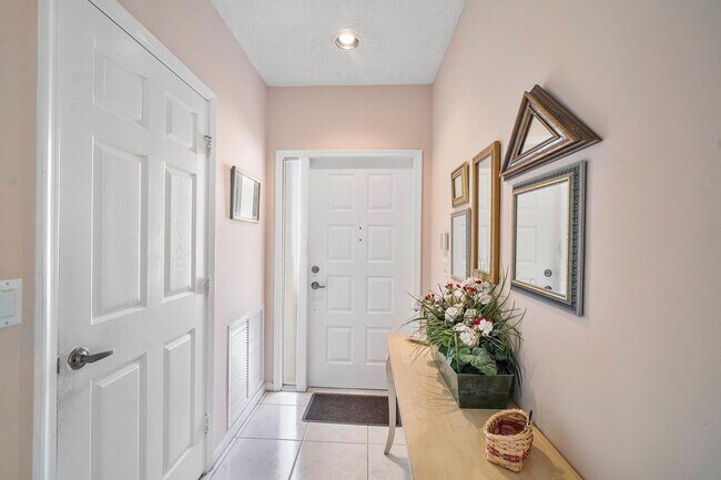 Foto del edificio - 7690 Cherry Blossom Way