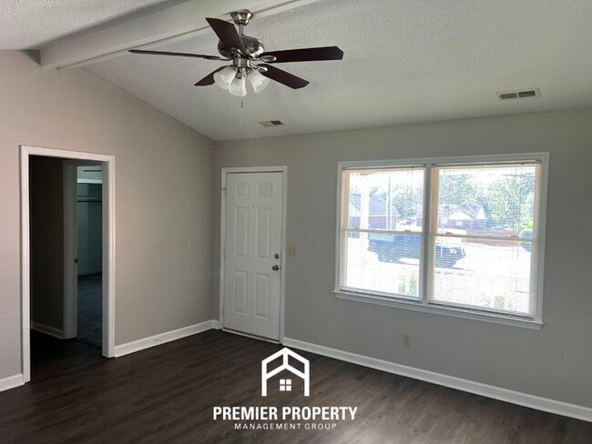 Foto del edificio - 112 Eva Ct