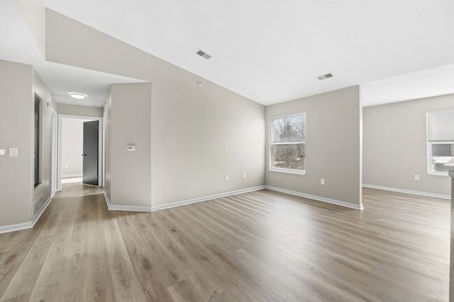 Foto del edificio - 9036 Charlotte Ct