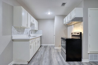 Building Photo - 2009 Interurban Blvd