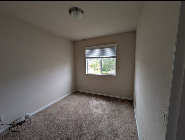 Foto del edificio - North Albany 4 bedroom single family house