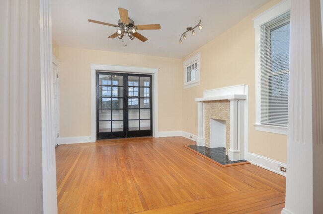 Oficina 1 - 5248 Montgomery Rd