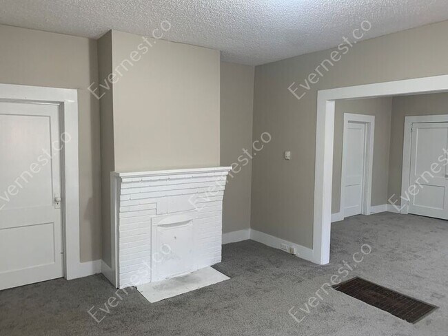 Building Photo - 532 Francis Pl SW