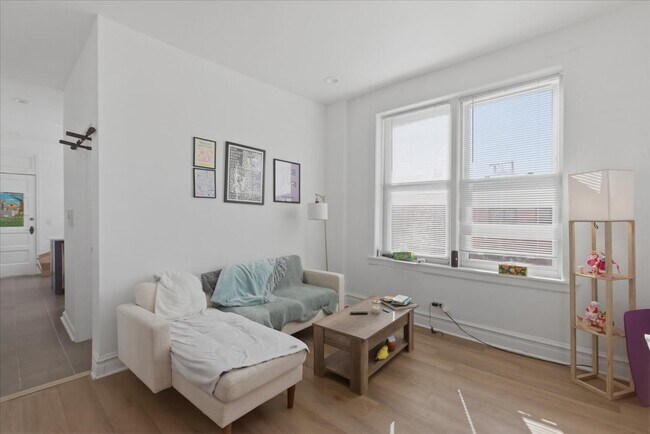 Foto del edificio - 2350 W Charleston St