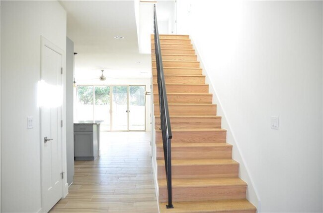 Building Photo - 406 Conservation Dr