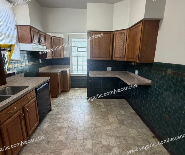 Foto del edificio - Newly Renovated  • 3 Bedrooms • 2 Bathroom  • 2 story Home