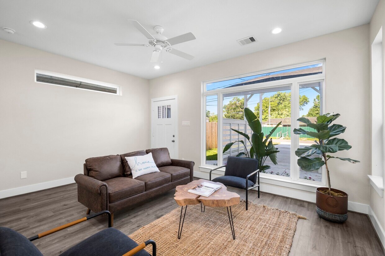 Foto principal - 8016 Willow St