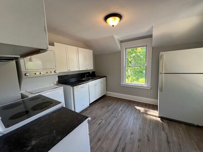 Foto del edificio - 87 Wetmore Ave