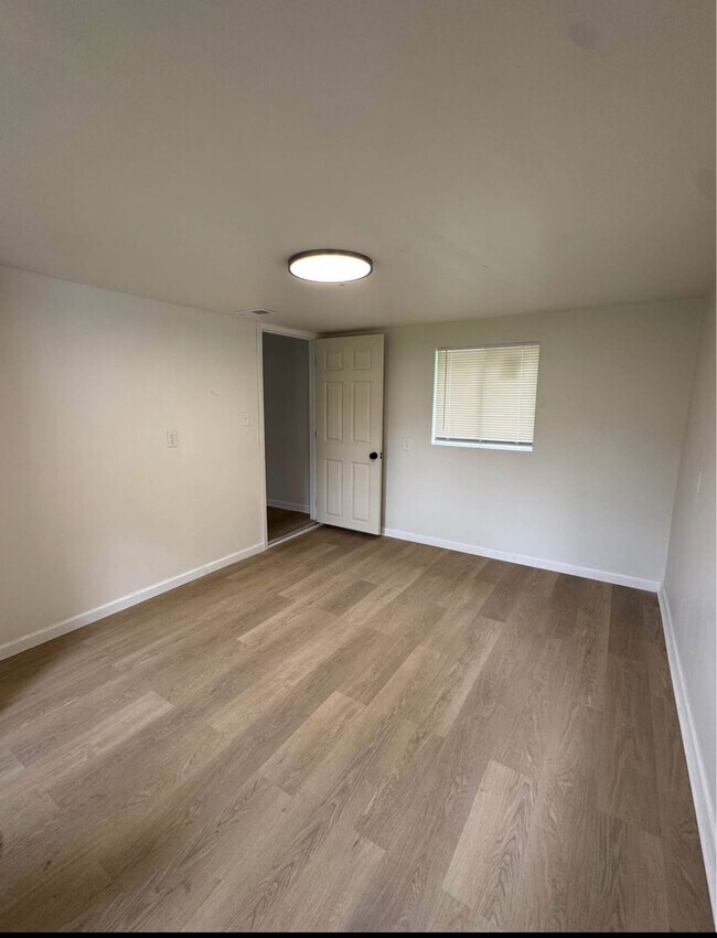 Foto del edificio - 3604 Beechgrove Rd