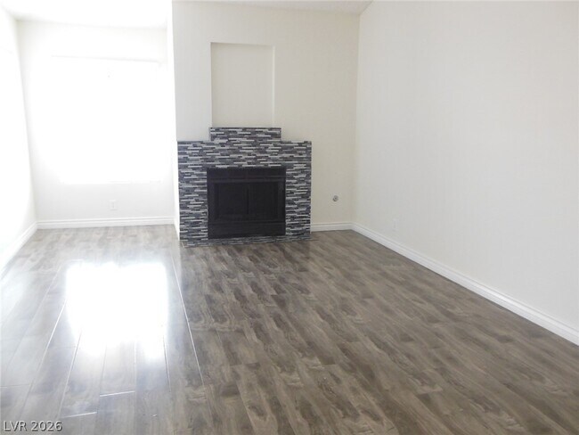 Building Photo - 3305 Surfline Dr