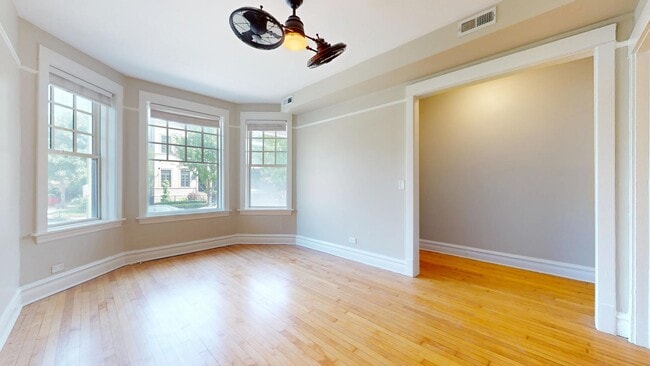 Building Photo - 1257 W Schubert Ave