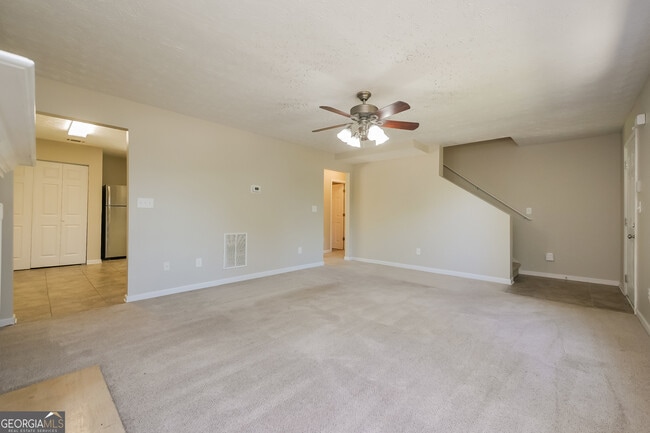 Building Photo - 2703 Holly Berry Dr