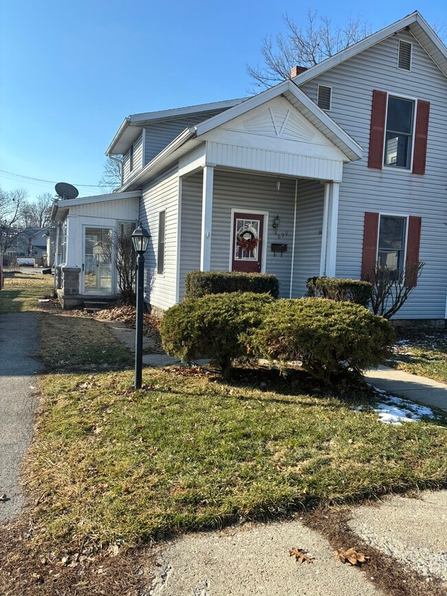 Building Photo - 639 Cherry St