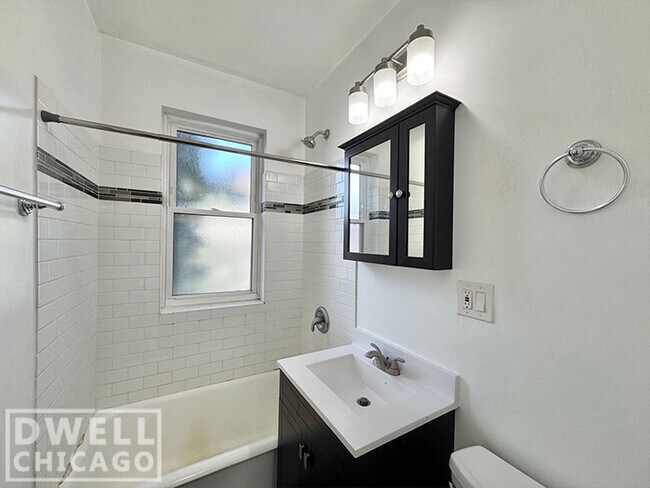 Foto del edificio - 1421 W Hutchinson St