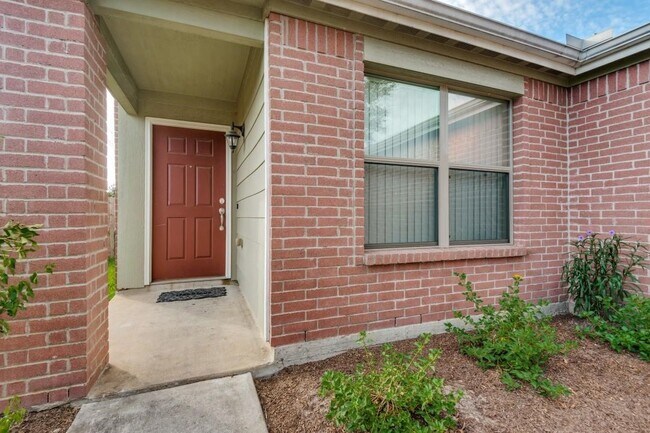 Building Photo - 3054 Legends York Dr