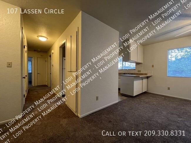 Foto del edificio - 107 Lassen Cir