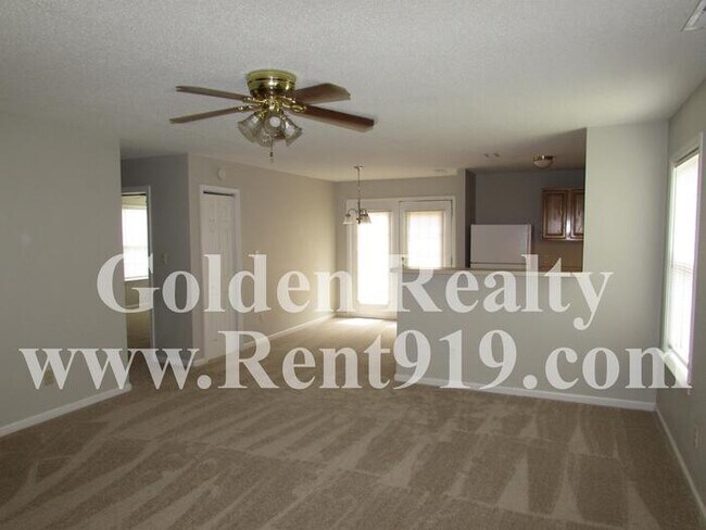 Foto del edificio - 4832 Silverdene St