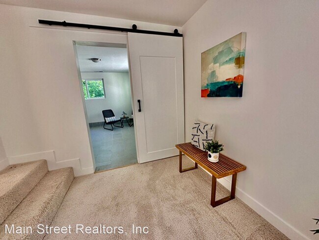 Building Photo - 3 br, 2 bath House - 10061 Riverside Dr