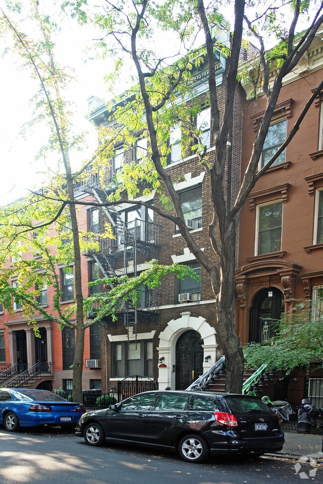 Building Photo - 368 State St