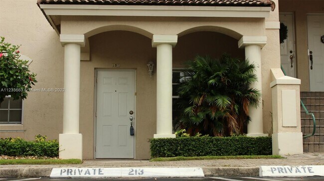 Foto del edificio - 5670 NW 116th Ave