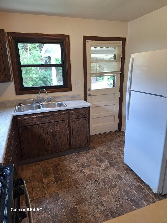 Kitchen - 4624 Verona Rd Townhome