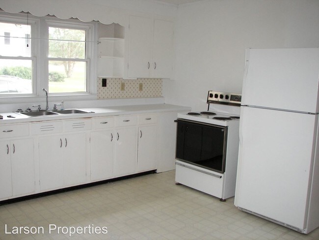 Building Photo - 2 br, 1 bath House - 1733 Powerline Rd