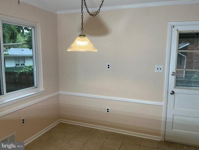 Building Photo - 303 Charlton Ct