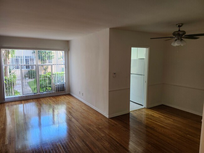 Building Photo - 1347 N Alta Vista Blvd