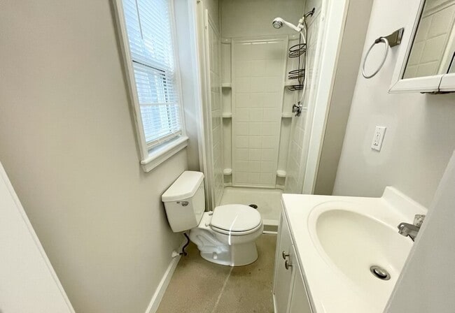 Building Photo - 103 Buttonwood St