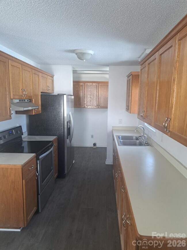 Foto del edificio - 201 Eastwood Dr