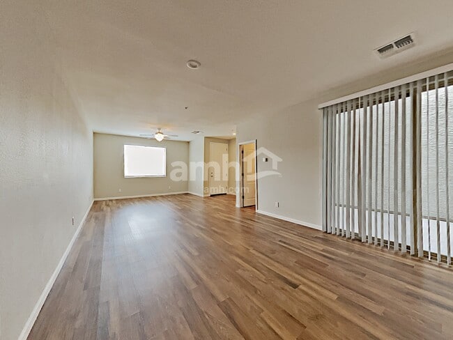 Building Photo - 20747 W Maiden Ln