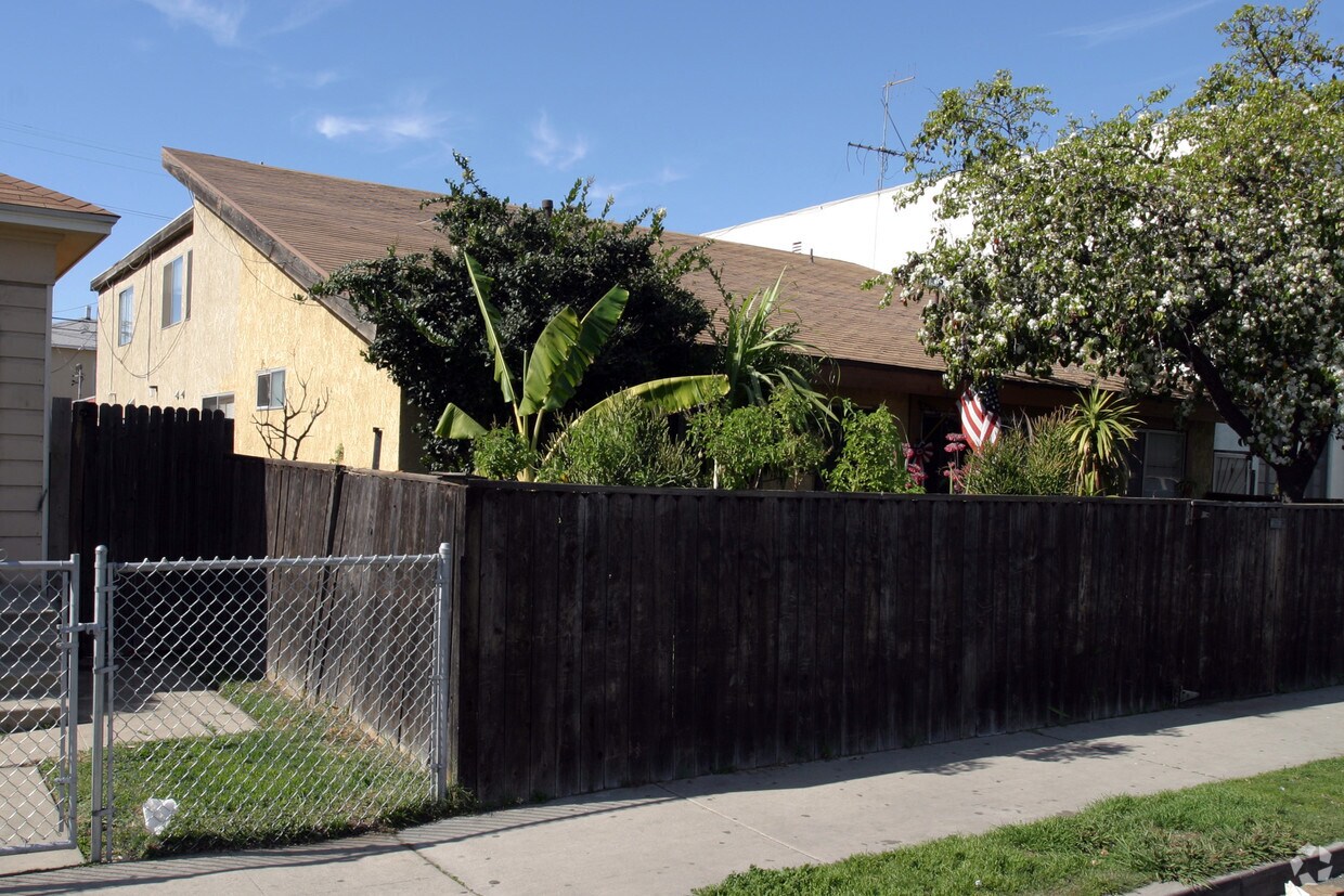 Primary Photo - 1355 Stanley Ave