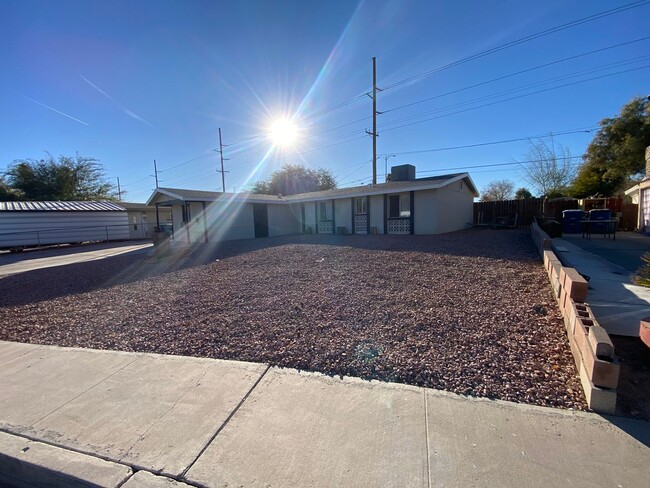 Foto del edificio - 4 Bedroom Close To Las Vegas Blvd. & North...