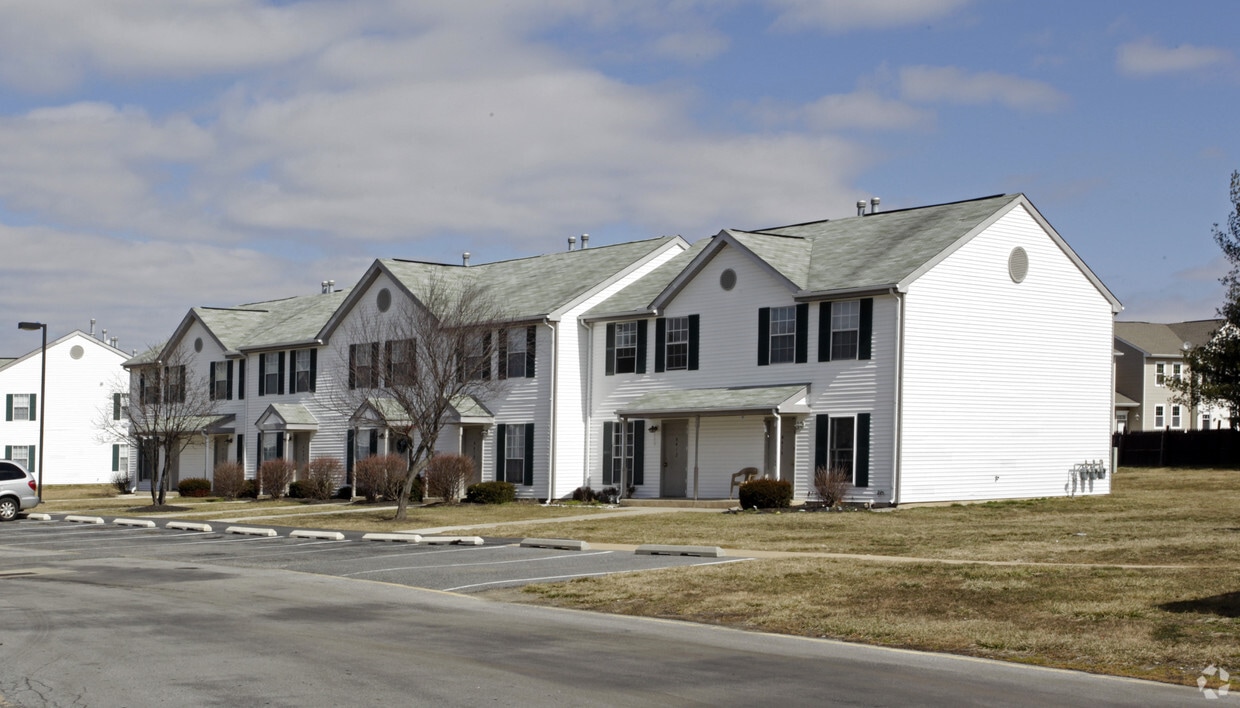 Primary Photo - Commerce Square Apartments