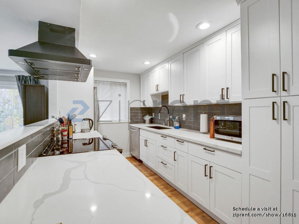 Primary Photo - 6533 106th Ave NE