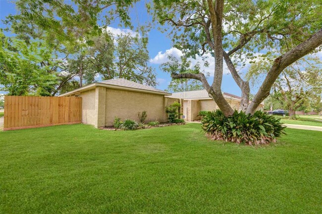 Building Photo - 17742 Fife Ln