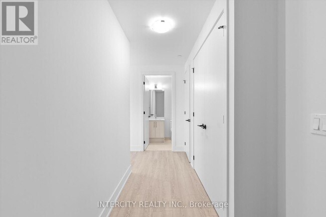 Photo du bâtiment - 2075 King Rd